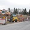 Die Baumaschinen im Bereich der Fladungener Grundschule sind tatsächlich wie angekündigt vor Ostern angerückt. Allerdings machten die Wetterkapriolen den Arbeitern schwer zu schaffen.