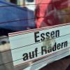 Ganze Mahlzeiten und Menüs, fertig gekocht, bringt das Rote Kreuz Rhön-Grabfeld schon seit 40 Jahren nach Hause.