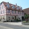 Das ehemalige landwirtschaftliche Anwesen in der Tauberrettersheimer Brunnenstraße hat Architekt Martin Nörpel zu einem großzügigen Wohngebäude mit angeschlossenem Architekturbüro umgebaut.