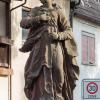 Die beiden Brückenheiligen Heiliger Nepomuk und Maria Immaculata (im Bild) auf der Fließenbachbrücke sollen nicht abgebaut, sondern vor Ort saniert werden.