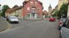 Die Josef-Wächter-Straße mit Blick Richtung Stadttor: Dieser Bereich wird neugestaltet, inklusive der Einmündung in die Alte Obervolkacher Straße (links). Dort beginnt auch die neue Einbahnstraßen-Regelung in Richtung Ortsmitte.