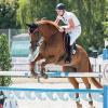 Vera Schmitt vom LRFV Dettelbach u.U., hier in der Springprüfung der Klasse M*, startete auf ihrem Pferd Nayeli 20 unter knapp 200 Reitern beim Kiliani Reit- und Springturnier.