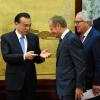 Chinas Ministerpräsident Li Keqiang (von links) empfing in der Großen Halle des Volkes in Peking den Präsidenten des Europäischen Rates, Donald Tusk, und Jean-Claude Juncker, den Präsidenten der Europäischen Kommission.