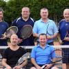 (pm)   Mit fünf Siegen bei einer Niederlage haben die Herren 30 des SV Heidingsfeld die Meisterschaft in der Tennis-Kreisklasse 3 gefeiert. Zu der erfolgreichen Mannschaft gehören: (hinten von links) Armin Hirsch, Pascal Behringer, Holger Behringer, Jürgen Hettrich, (vorne von links) Christian Grönert, Stephan Leutner. Es fehlt: Uwe Spomholz.
