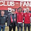 Die Club-Fans Veitshöchheim hießen am Sonntag am SV-Sportgelände zwei Profis und ein Aufsichtsratsmitglied des 1. FCN herzlich willkommen. Auf dem Foto v.l.n.r. Bürgermeister Jürgen Götz, Bezirk 5-Fan-Club-Koordinator Christian Wolf aus Güntersleben, Aufsichtsratsmitglied Hanns-Thomas Schamel, Mittelfeldspieler Timothy Tillmann, Flügelstürmer Sebastian Kerk und der Veitshöchheimer Clubfan-Vorsitzende Peter Katzorek Foto: Dieter Gürz Die Club-Fans Veitshöchheim hießen am Sonntag am SV-Sportgelände zwei Profis und ein Aufsichtsratsmitglied des 1. FCN herzlich willkommen. Auf dem Foto v.l.n.r. Bürgermeister Jürgen Götz, Bezirk 5-Fan-Club-Koordinator Christian Wolf aus Güntersleben, Aufsichtsratsmitglied Hanns-Thomas Schamel, Mittelfeldspieler Timothy Tillmann, Flügelstürmer Sebastian Kerk und der Veitshöchheimer Clubfan-Vorsitzende Peter Katzorek Foto: Dieter Gürz