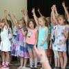 Mit Liedern, Gedichten und einem Tanz ließen die Kinder der Arbeitsgemeinschaft „KisiKi” unter der Leitung der Lehrerin Doris Kampmann am Dienstag in der Aula der Grundschule in Hofheim die vier Jahreszeiten Revue passieren.