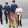 Pfarrer Stefan Mai segnete die neuen Räume der Feuerwehr Frankenwinheim. Im Bild von links: Vorsitzender Björn Vollmuth, Stefan Rudolph, Peter Sperling, Pfarrer Mai und Kommandant Arnd Bauer.