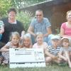 Der Kindergarten Sonderhofen freut sich über eine Spende von 1000 Euro von der Raiffeisenbank Bütthard-Gaukönigshofen. Von links: Kindergartenleiterin Kellermann, Raiba-Kundenberater Norbert Kinzinger sowie Maria Baier vom Kindergartenvorstand.