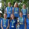 Mit insgesamt 33 Medaillen und zwölf Meistertiteln kehrten die neun Teilnehmer der TG Heidingsfeld von der bayerischen Meisterschaft in Ansbach zurück. Unser Bild zeigt die erfolgreichen Kanuten: Elijah Köhler (Gold im Viererkajak), Leonard Schmidt (Gold Viererkajak, Zweier-Gold 200 und 500 Meter), Jonathan Braun (Gold Viererkajak, K-1-Silber über 200, 500 und 2000 Meter), (vorne, von links) Bianca Gabriel (K-1-Bronze über 200 Meter), Lukas Zuber (zweimal Silber mit Booten des KSC Gemünden), Sarina Müller (zweimal Silber mit dem Vierer des KSC Gemünden), Roan Schulze (Gold Viererkajak, Gold K-1-Langstrecke, Zweier-Gold 200 und 500 Meter, K-1-Silber über 200 und 500 Meter) und Jessica Gabriel (Bronze mit dem DRC Neuburg). Auf dem Bild fehlt Yannick Meinusch (zweimal Gold, einmal Silber mit Booten des SSKC Aschaffenburg).