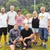 Beim TC Rauhenebrach sind die Vereinsmeisterschaften beendet. Im Mixed-Finale setzten sich Ulrike Rüttinger/Jan Rüttinger gegen Carina König/Andi Krämer im Matchtiebreak durch. Das Finale im Damen-Doppel gewannen Corina und Christa Hartmann gegen Rita Gernert/Traudl Hetzel. Christian Kehr/Jan Rüttinger wurden Vereinsmeister im Herren-Doppel nach ihrem Finalsieg über Johannes Rügemer/Günther Tioka. Im Herren-Finale setzte sich Stefan König gegen Christian Kehr durch und wurde somit neuer Vereinsmeister. Unser Bild zeigt (von links): Sportwart Steffen Behringer, Jan Rüttinger, Stefan König, Ulrike Rüttinger, Christian Kehr, Christa Hartmann, Corina Hartmann und 1. Vorsitzender Michael Tuchart.