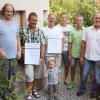 Viel Grund zum Feiern gab's bei der Zimmerei Müller in Eltmann. Das Bild zeigt (von links) Ludwig Müller Junior, Bernhard Georg Dietz, der für 25 Berufsjahre ausgezeichnet wurde, Ziegler, der für 40 Berufsjahre ausgezeichnet wurde, und Ludwig Müller Senior.