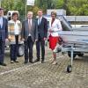 Gratulationen zum Firmenjubiläum. Unser Bild zeigt (v.l.): Firmenchef Dr. Uwe Meyer, Bürgermeisterin Edelgard Baumgartl, Firmengründer Werner Meyer, Landrat Florian Töpper und MdB Anja Weisgerber.