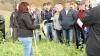 Wasserberaterin Eva Heilmeier (AELF Karlstadt) informierte auf dem Demonstrationsbetrieb Daniel Lambrecht in Obersfeld über die verschiedenen Pflanzen, die nicht zuletzt auch im Hinblick auf den Klimawandel zum Zwischenfruchtanbau Verwendung finden können.
