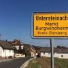 Untersteinach wurde neben Schönaich, Hof bei Ebrach und Buch am stärksten im Steigerwald vom Orkantief Fabienne am 23. September heimgesucht. Wegen der vermeintlich geschützten Lage im Steinachtal hatten viele im Ort keine Sturmversicherung abgeschlossen. Gerade in diesen Fällen hofft man nun auf die von Ministerpräsident Markus Söder versprochene Hilfe aus München. Untersteinach wurde neben Schönaich, Hof bei Ebrach und Buch am stärksten im Steigerwald vom Orkantief Fabienne am 23. September heimgesucht. Wegen der vermeintlich geschützten Lage im Steinachtal hatten viele im Ort keine Sturmversicherung abgeschlossen. Gerade in diesen Fällen hofft man nun auf die von Ministerpräsident Markus Söder versprochene Hilfe aus München.
