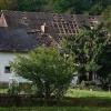 So sah es auf vielen Dächern im kleinen Burgwindheimer Ortsteil Untersteinach aus, nachdem das Sturmtief Fabienne am 23. September in wenigen Minuten durchgezogen war. Viele im Dorf hatten wegen der vermeintlich geschützten Lage im Steinachtal keine Sturmversicherung abgeschlossen. So sah es auf vielen Dächern im kleinen Burgwindheimer Ortsteil Untersteinach aus, nachdem das Sturmtief Fabienne am 23. September in wenigen Minuten durchgezogen war. Viele im Dorf hatten wegen der vermeintlich geschützten Lage im Steinachtal keine Sturmversicherung abgeschlossen.