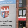 Vor der konstituierenden Sitzung des neuen Bezirkstags gibt es Unmut: Ein Antrag von CSU und SPD verärgert die Bezirksräte der anderen Parteien.