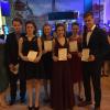 Das Siegerfoto nach dem Tanzwettbewerb (v.l.): ADTV Tanzlehrerin Tamika Pelzer 2. Platz Anika Hahn (Bad Königshofen) und Jakob Scheller (Aubstadt), 3. Platz Lina Mahlmeister (Hollstadt) und Paula Deuschler  (Saal a. d. Saale), Emma Karasch (Bad Königshofen) und Raphael Sturdza (Herbstadt).