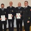 Langjährige Feuerwehrkommandanten wurden für ihre Verdienste ausgezeichnet (von links): Kreisbrandmeister Stefan Schmöger gratulierte Volker Zirkelbach (25 Jahre), Alex Iffert (40 Jahre) und Alexander Gessner (25 Jahre) gemeinsam mit Kreisbrandinspektor Michael Omert und dem stellvertretenden Landrat Josef Demar.