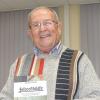 Lothar Fuchs mit seinem neuen Buch „Feldpostbriefe”.