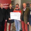 Sie freuen sich über Geldspenden (von links): Werner Knaier, Pfarrer Martin Fromm, Jürgen Schulz, Christian Sturm, Dr. Hans-Adam von Schultzendorff und Cornelius Göb.