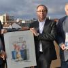 Axel Meffert, Leiter Servicebetrieb Bau und Stadtgrün, Berufsmäßiger Stadtrat Ralf Brettin und Hermann Schröder, Sachgebietsleiter Abfallwirtschaft und Stadtreinigung (von links) stellen den Müllkalender 2019 vor.