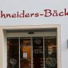 Die Filiale des Schneiders-Bäck in der Herrnstraße in Kitzingen. Die Bäckerei schließt zum Jahresende ihre Filialen. Die Zukunft der Kitzinger Filiale ist derzeit noch offen.