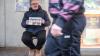 Mit 630 Euro Rente, bleibt nicht viel zum leben. Deshalb mach sich Heinz D. jeden Tag auf den Weg, um vor dem Würzburger Kaufhof die "Strassen Gazette" zu verkaufen. Mit 630 Euro Rente, bleibt nicht viel zum leben. Deshalb mach sich Heinz D. jeden Tag auf den Weg, um vor dem Würzburger Kaufhof die "Strassen Gazette" zu verkaufen.