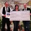 Bei der Weihnachtsfeier des FC Holzkirchen wurden keine Geschenke verteilt sondern das Kinderhospiz Sternenzelt in Marktheidenfeld unterstützt. Bei der Weihnachtsfeier des FC Holzkirchen wurden keine Geschenke verteilt sondern das Kinderhospiz Sternenzelt in Marktheidenfeld unterstützt.