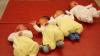 Nicht eines, sondern fünf Babys haben am Neujahrstag in der Klinik Kitzinger Land das Licht der Welt erblickt. Vier davon zeigten, dass sie lieber bei der Mama sind, als sich fotografieren zu lassen. Von links: Ralph, Sam, Yassin und Amelie.