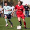 Resolut in den Zweikämpfen, antrittsschnell, laufstark und mit gutem Auge: Kickers-Spielerin Marlene Wild (hier im Zweikampf mit Luka Klanac vom FC Bayern München.