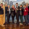 Die Aktivsenioren Wolfgang Bayer (zweiter von rechts), Erwin Pfeuffer (zweiter von links) und Christa Sturm (vierte von rechts) stellen ihre Paten-Start-ups Gunter Häckner, Christian Fischer, Dominic Strobel, Patrick Walter und Shikh Mohamad Drial vor. Mit dabei waren Stadträtin Sabine Wolfinger und Oberbürgermeister Christian Schuchardt (Mitte).