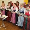 Die Handthaler Volkssänger unter der Leitung von Berta Jüttner umrahmten den Neujahrsempfang der Marktgemeinde Oberschwarzach mit einigen Volksliedern. Die Handthaler Volkssänger unter der Leitung von Berta Jüttner umrahmten den Neujahrsempfang der Marktgemeinde Oberschwarzach mit einigen Volksliedern.
