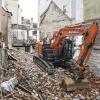 Der Bagger steht still. An der Baustelle des ehemaligen Gasthauses Marktbärbel wurden Reste einer romanischen Mauer entdeckt.