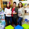 Die Freude am Lesen ist dem Team der Bücherei anzusehen: im Bild die neue Leiterin der Bücherei, Swantje Jas (Mitte), mit ihren Teamkolleginnen Angelika Popp (links) und Melanie Göldner (rechts)