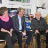 Einführung zur Filmübergabe: Im Bild (von links) Kerstin Köber, Rektorin der Erich Kästner Grundschule, Ortsvorsteher Lothar Lauer und Hans Becker.