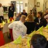 Gelungener Austausch zwischen Erzeugern und Gastronomie: Beim Praxisworkshop in der Umweltbildungsstätte hatten die Workshop-Teilnehmer die Möglichkeit mit Bio-Erzeugern aus der Region persönlich in Kontakt und in den Austausch zu kommen. Gelungener Austausch zwischen Erzeugern und Gastronomie: Beim Praxisworkshop in der Umweltbildungsstätte hatten die Workshop-Teilnehmer die Möglichkeit mit Bio-Erzeugern aus der Region persönlich in Kontakt und in den Austausch zu kommen.