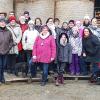 Rund 40 Wanderlustige des Gesangvereins lernten bei ihrer "Winter/Regenwanderung" Karbachs Fluren besser kennen. Hier die rastende Gruppe am Griesberg, südöstlich des Dorfes.