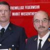 Für 25 Jahre ehrenamtlichen Feuerwehrdienst wurde Alexander Wobb (links) von Kreisbrandrat Roland Eckert ausgezeichnet.