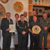 Die Gewinner des Königsschießens 2019 (von links): Matthias Gillner (2. Sportleiter), Ehrenmitglied Berthold Gillner, Barbara Gillner (2. Ritter), Schützenmeister Thomas Bickel, Andreas Karg (Schützenkönig), Alexander Harth (1. Ritter), Norman Pfeufer (Gewehrscheibe), Andreas Amend (1. Sportleiter ) und Bernd Gläser (Pistolenscheibe).