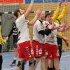 So sehen Sieger aus: Der HSC Bad Neustadt feiert den 25:22-Triumph im Spitzenspiel beim TSV Friedberg. Von links: Felix Schmidl, Franziskus Gerr, Julian Bötsch, Maximilian Kalliske, Nick Weber und ganz rechts (Nr. 20) Maximilian Drude, der als zwölffacher Torschütze glänzte.