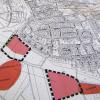 Im Flächennutzungsplan der Stadt Gerolzhofen sind die Baugebiete "Nützelbach I" (links, hier ist die Bebauung bereits in vollem Gang) und "Nützelbach II" (rechts vorne) als Wohnbauflächen vorgesehen gehren. Die beiden anderen roten Flecken gelten als archäologischen Verdachtsflächen. Im Flächennutzungsplan der Stadt Gerolzhofen sind die Baugebiete "Nützelbach I" (links, hier ist die Bebauung bereits in vollem Gang) und "Nützelbach II" (rechts vorne) als Wohnbauflächen vorgesehen gehren. Die beiden anderen roten Flecken gelten als archäologischen Verdachtsflächen.