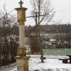 Nach dem Willen von Kreisheimatpfleger Günter Lipp sollen in den Gemeinden Kleindenkmäler wie Bildstöcke mit einer Beschriftung versehen werden, darunter auch der Bildstock am Steinbruchsweg, der von Andreas und Georg Knab aus Neubrunn aufgestellt wurde.