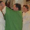 Wilfried Reus ist neuer Gottesdienstbeauftragter der Pfarreiengemeinschaft „Am Weinstock Jesu“. Das Bild aus dem Gottesdienst zeigt (von links) Wilfried Reus mit Pfarrer Michael Erhart, Gottesdienstbeauftragter Brigitte Hamm und Pastoralreferent Norbert Zettelmeier.