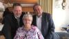 Marktstefts Bürgermeister Thomas Reichert und Bürgermeister Erich Hegwein aus Marktbreit gratulieren Marianne Fahmer zum 90.