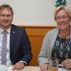 Am Mittwoch wurde es von der Fraktionsvorsitzenden der SPD Maroldsweisach, Susanne Kastner, im Rahmen eines Pressegespräches, bekannt gegeben: Wolfram Thein wird bei der nächsten Kommunalwahl wieder für das Amt des Bürgermeisters kandidieren.