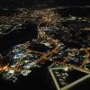 Das Industriegebiet Würzburg-Ost bei Nacht. Im Vordergrund die JVA.