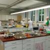 Fachliches Know-how für das Haushaltsmanagement, ein weitere Berufsausbildung, wertvolle Erfahrungen und Freundschaften erfahren die Teilnehmer des einsemestrigen Studiengangs an der Hauswirtschaftsschule in Bischofsheim. Im September startet ein neuer Jahrgang. Noch sind einige Plätze frei.