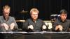 Der Tisch ist das Schlagzeug. Christian Felix Benning (Mitte) experimentiert gerne in Sachen Percussion, hier mit Patrick Stapleton (links) und Marcel Morikawa.