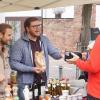 30 Jahre Grüner Markt in Marktheidenfeld. Thomas Garos und Tobias Pfenning (von links) betreiben am Jubiläumsmarkt einen gemeinsamen Stand für ihre beiden Hofläden. 30 Jahre Grüner Markt in Marktheidenfeld. Thomas Garos und Tobias Pfenning (von links) betreiben am Jubiläumsmarkt einen gemeinsamen Stand für ihre beiden Hofläden.