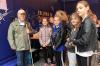 Herbert Hennlich vom Beirat für Menschen mit Behinderung in Schweinfurt erklärt Schülern der Wilhelm-Sattler-Realschule, was sie im Dunkelcontainer erwartet. Herbert Hennlich vom Beirat für Menschen mit Behinderung in Schweinfurt erklärt Schülern der Wilhelm-Sattler-Realschule, was sie im Dunkelcontainer erwartet.